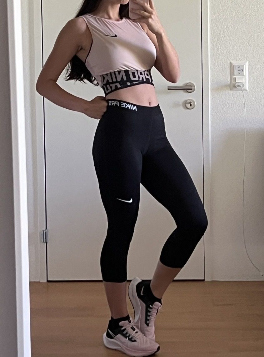 Nike Top: Nike Pro Cropped Top Gr. S Neuwertig  – Usato da Langenthal venduto da arp_ 1