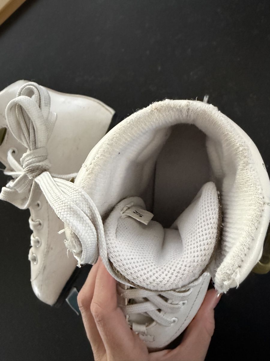 Pattini da ghiaccio: Eislaufschuhe K-Tec weiss Grösse 31 – Usato da Grabs venduto da Shelly_87 2