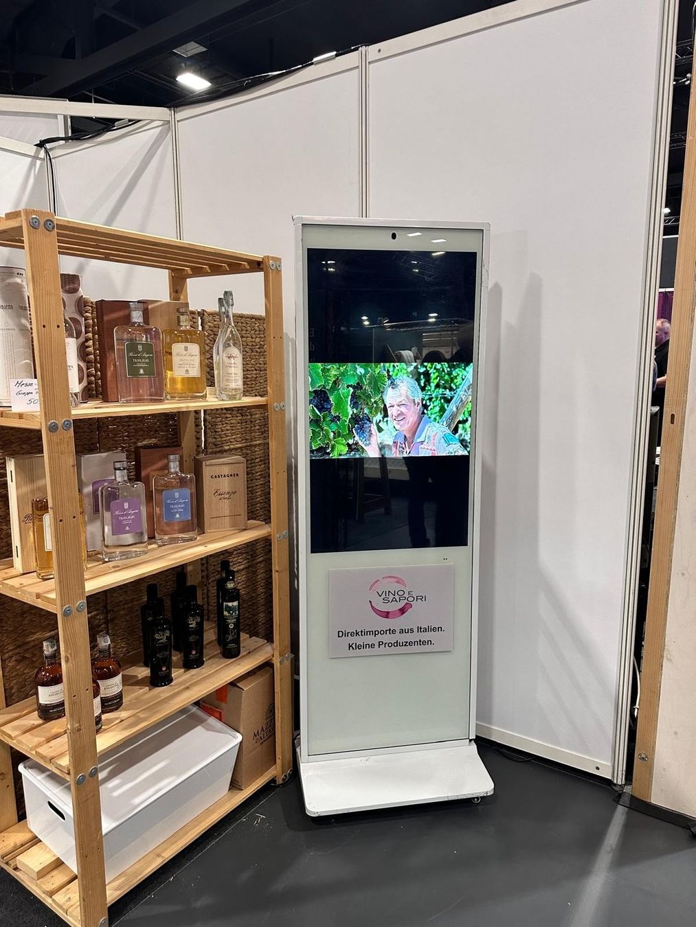 Allestimento di negozi e stand fieristici: Kunden Stopper Digitale Werbe Panels – Usato da Altdorf SH venduto da jalpa500