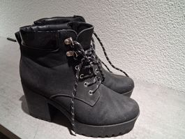 Stiefeletten schwarz mit Schnürung Grösse 39 guter Zustand