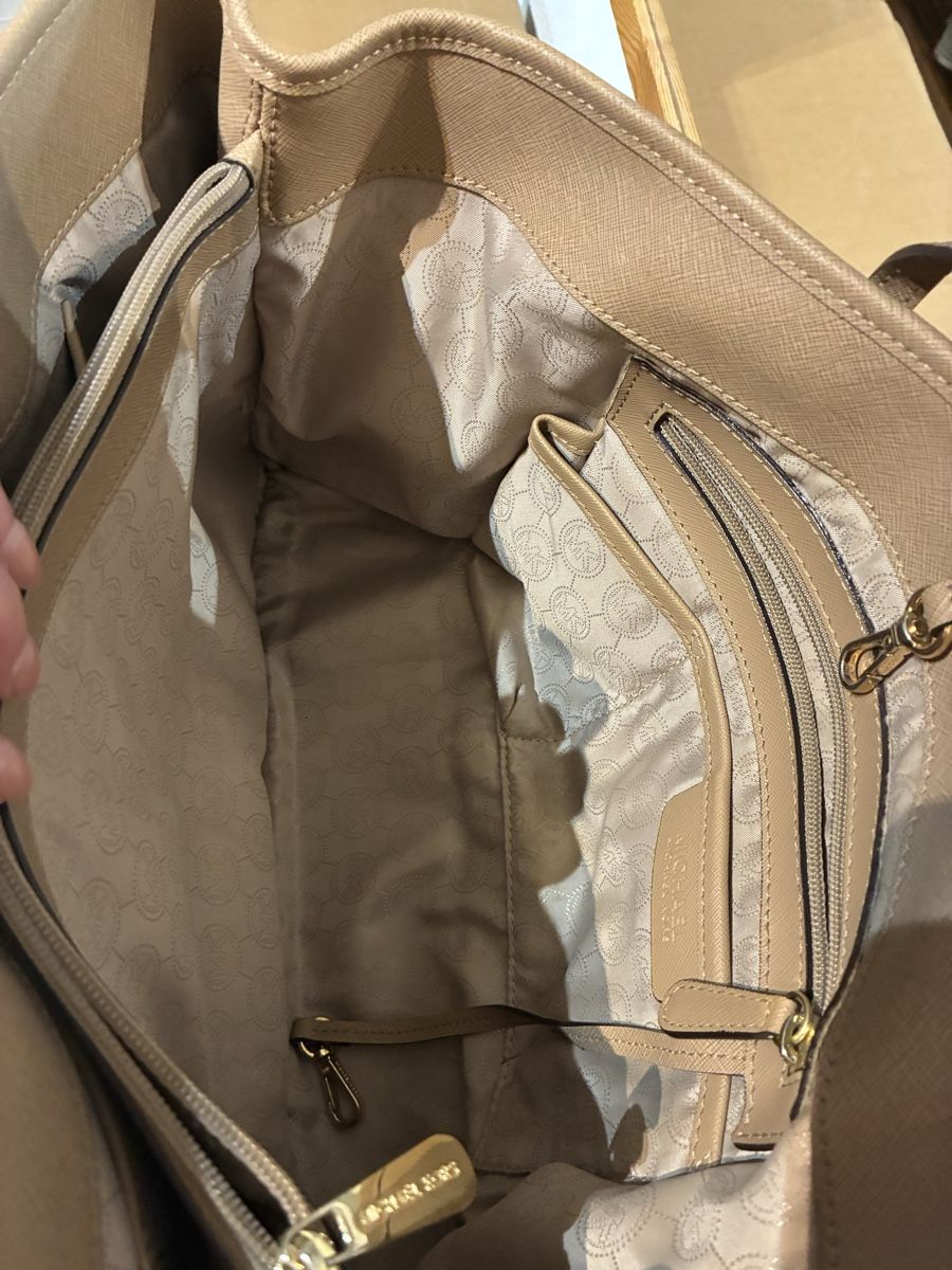 Michael Kors Sacs femmes: Michael Kors Handtasche Beige – D'occasion à Wallisellen par nici038 5