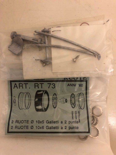 Ferrari Modellini d'auto: FDS-Kit Ferrari – Nuovo (secondo la descrizione) da Muttenz venduto da Gucci2005 3