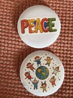 Frieden Brosche / Peace Button 2er Set