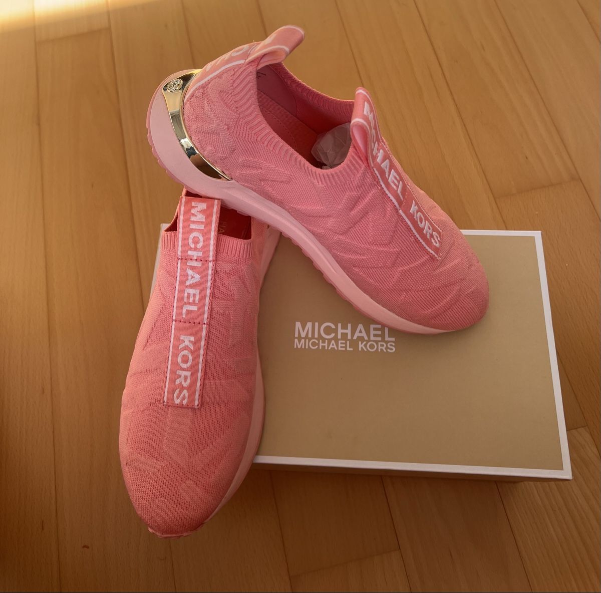 Michael Kors Scarpe da donna: Michael Kors pink sneakers - new – Nuovo (secondo la descrizione) da Seengen venduto da kri_27st