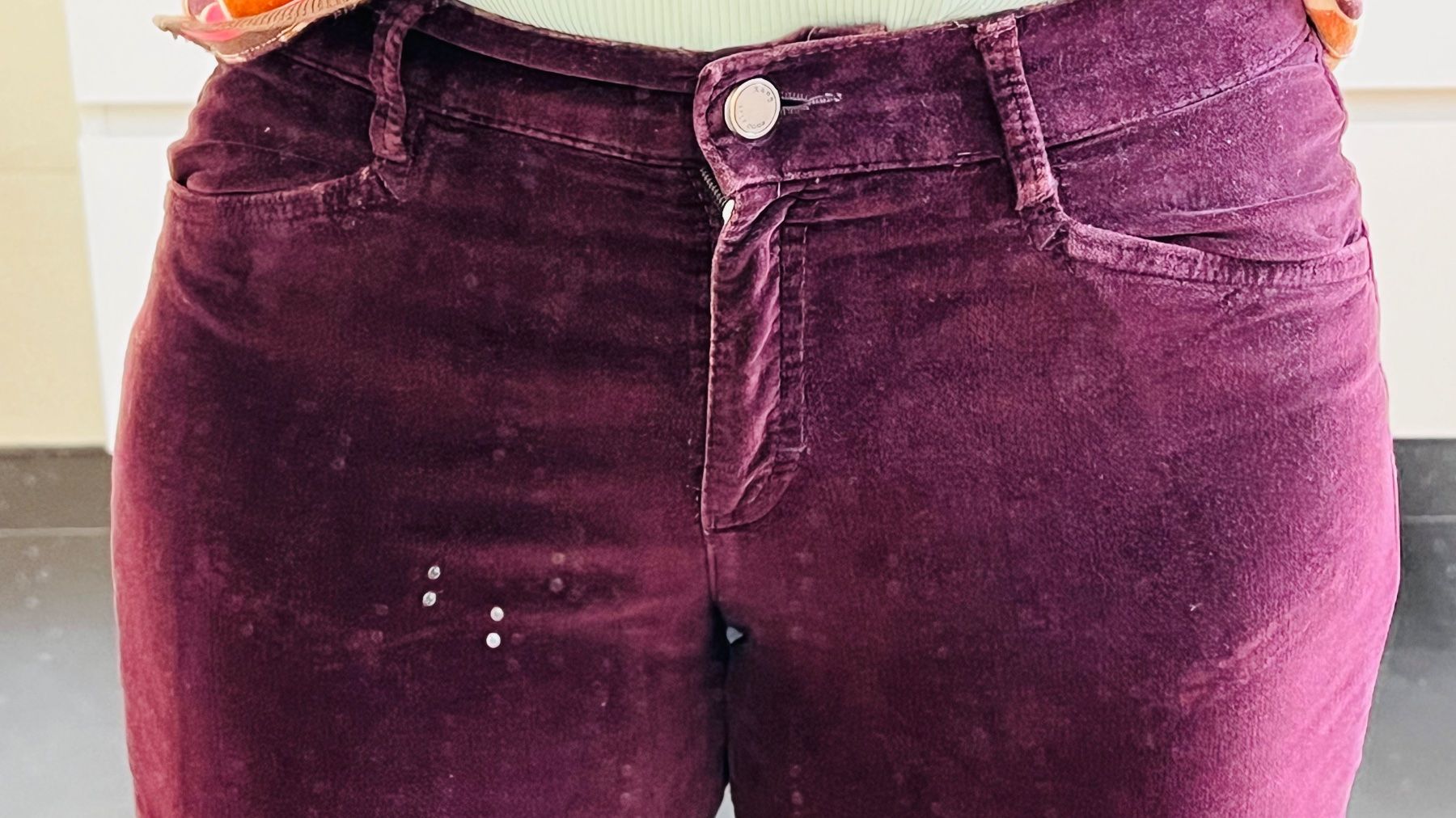 Brax Jeans: Jeans aubergine aus Samt – Usato da Endingen venduto da chocosweet 7