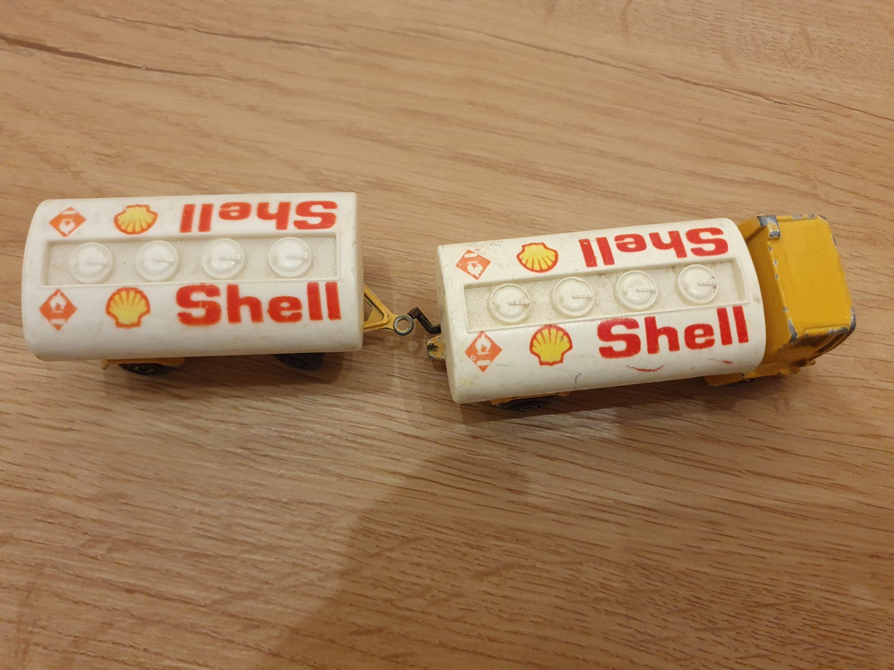 Shell Modellautos: Modellauto: Shell Tanklaster it Ahänger – Gebraucht aus Heinrichswil von frankie19860 1