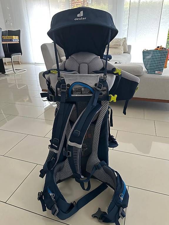 Porte-bébés ventraux & dorsaux: Babytrage – D'occasion à Domat/Ems par nicomelli