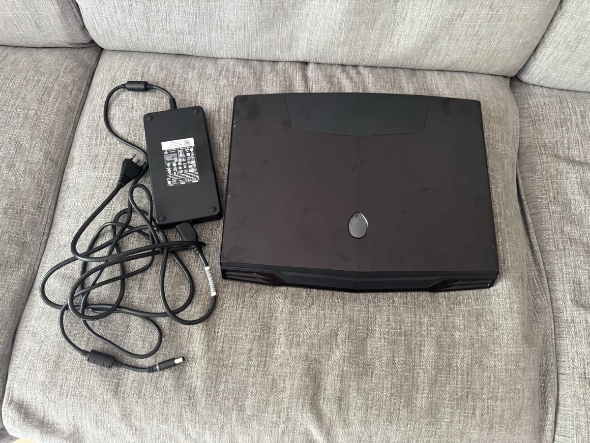 Alienware Notebooks: Alienware M17x R2 Gaming Laptop – Gebraucht aus Adliswil von Busys 6