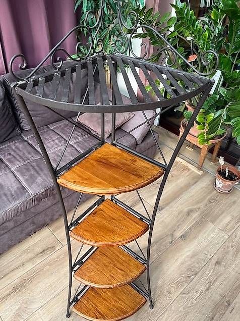 Étagères: Etagère d'angle – D'occasion à Ste-Croix par loupian 1