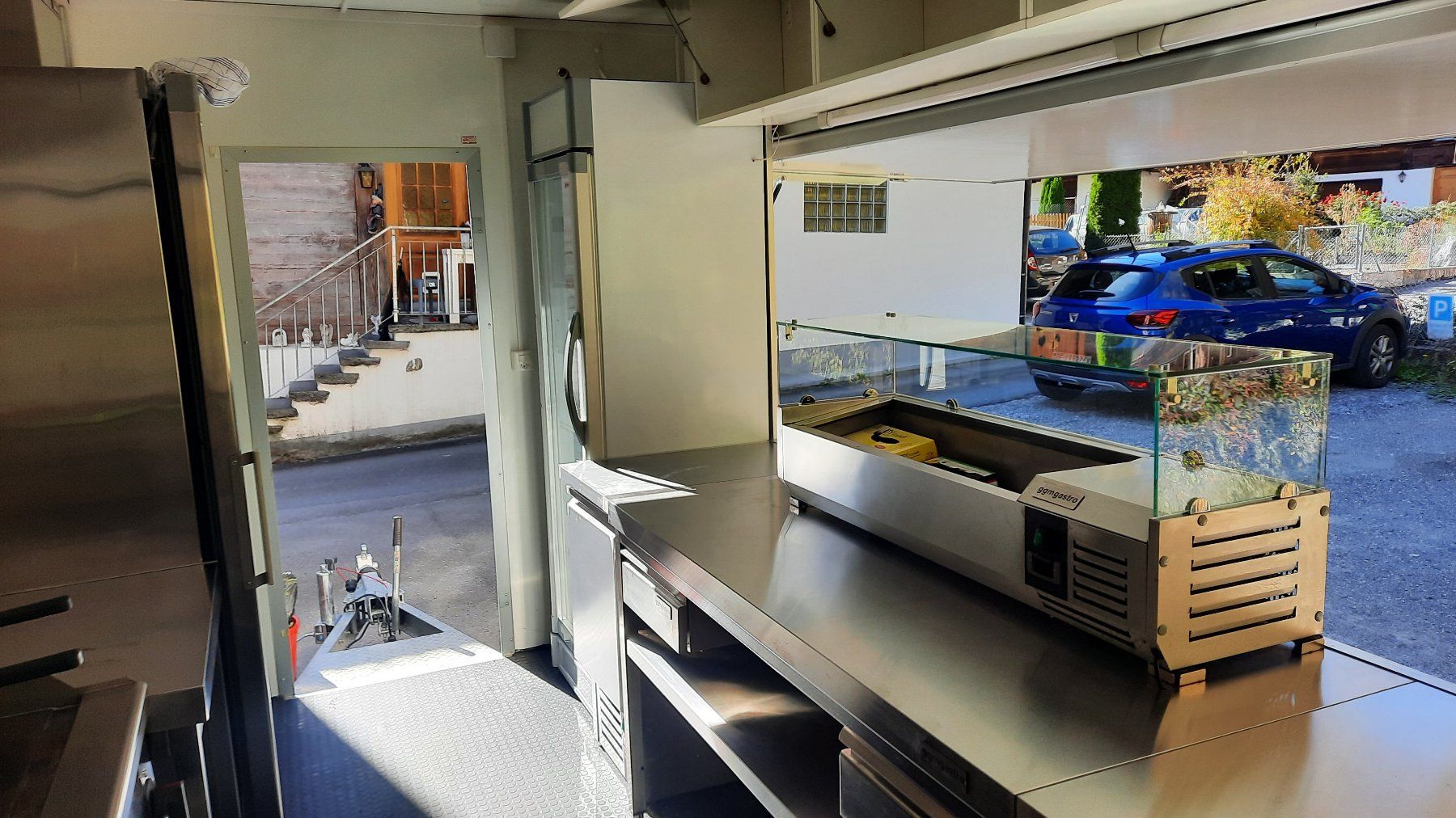 Rimorchi: Foodtruck – Usato da Boltigen venduto da tho_vhj6 9