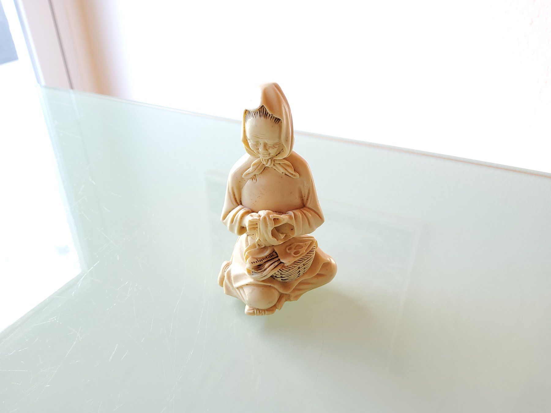 Figurines: Petite statuette signée – D'occasion à Malleray par Broc-Mo 4