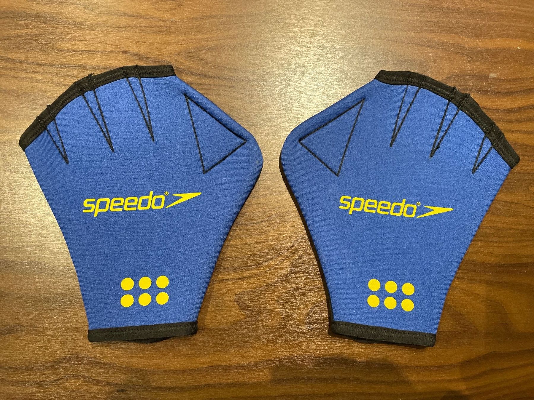 Pinne, Maschere & Boccagli: Speedo Schwimmhandschuhe Aquatic Paddel - Grösse M – Usato da Tuggen venduto da Dex8055