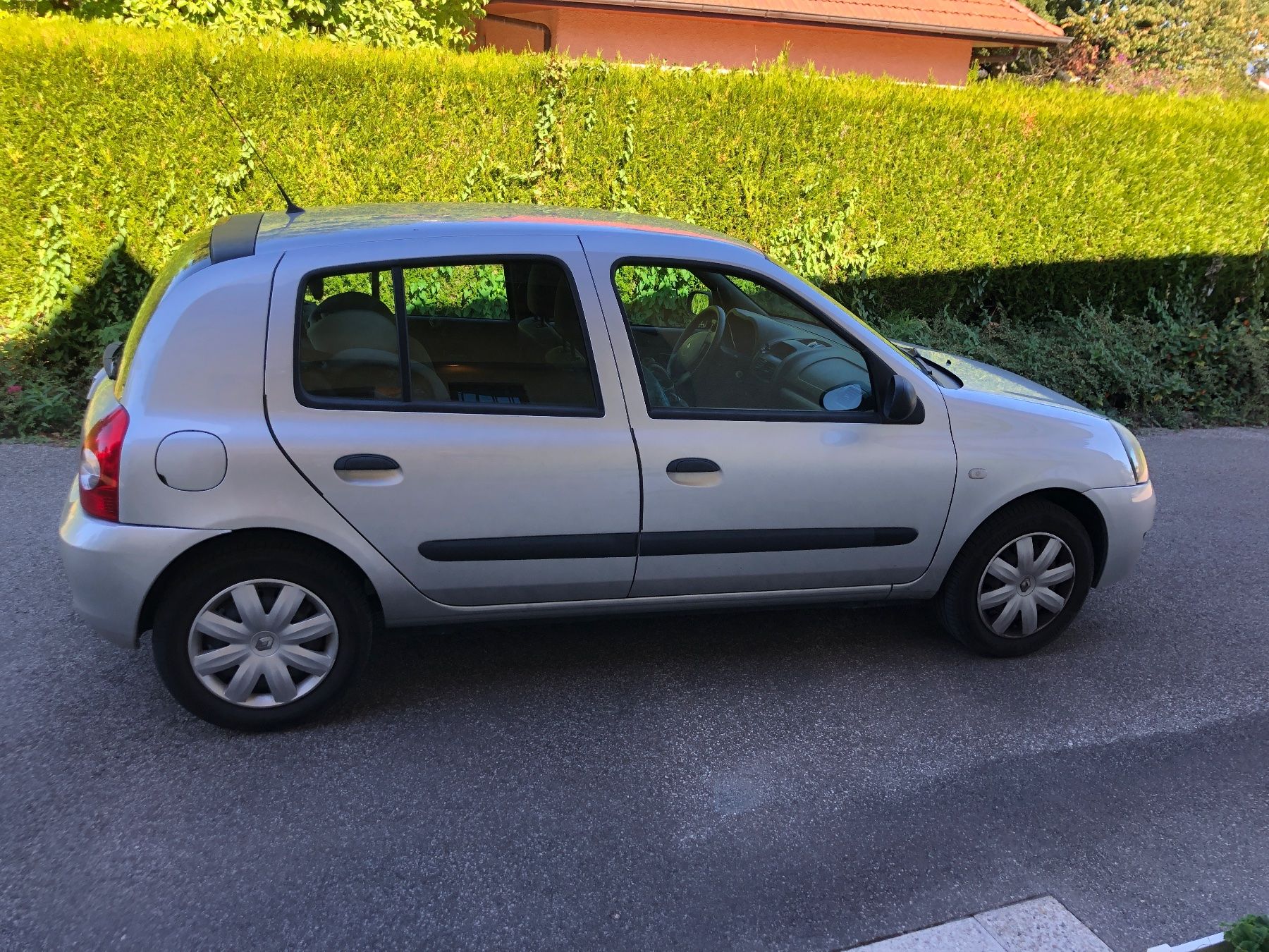 Renault Autos: Renault clio storia – D'occasion à Morlon par mongolfiere