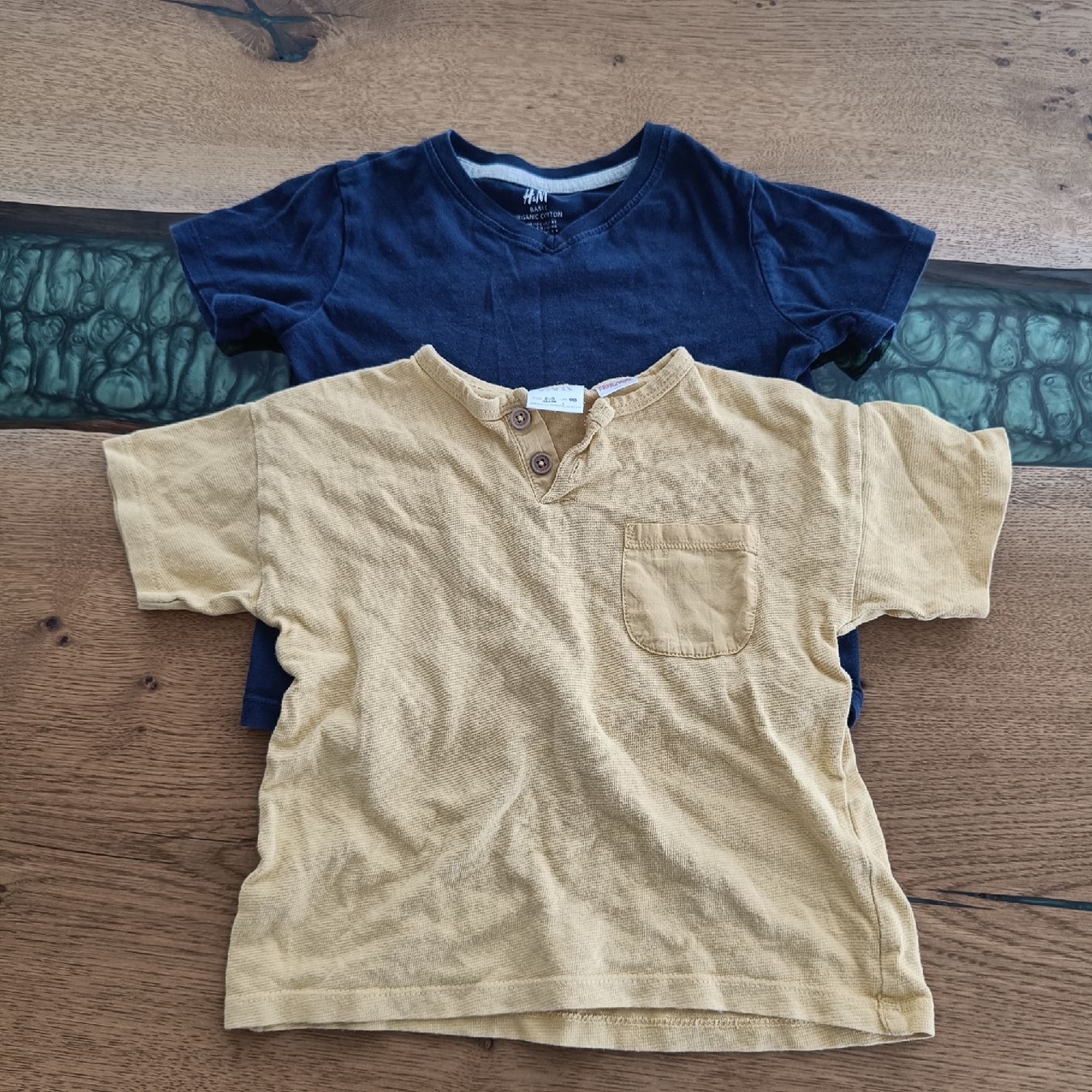 Hemden, T-Shirts & Polos: T-Shirt 104 – Gebraucht aus Jaberg von urig17.