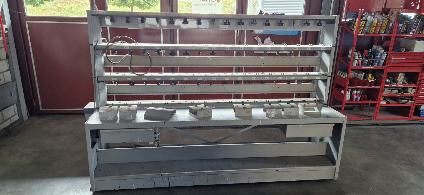 Regal Farben: Farbmischrampe – Gebraucht aus Sumiswald von HONDA092
