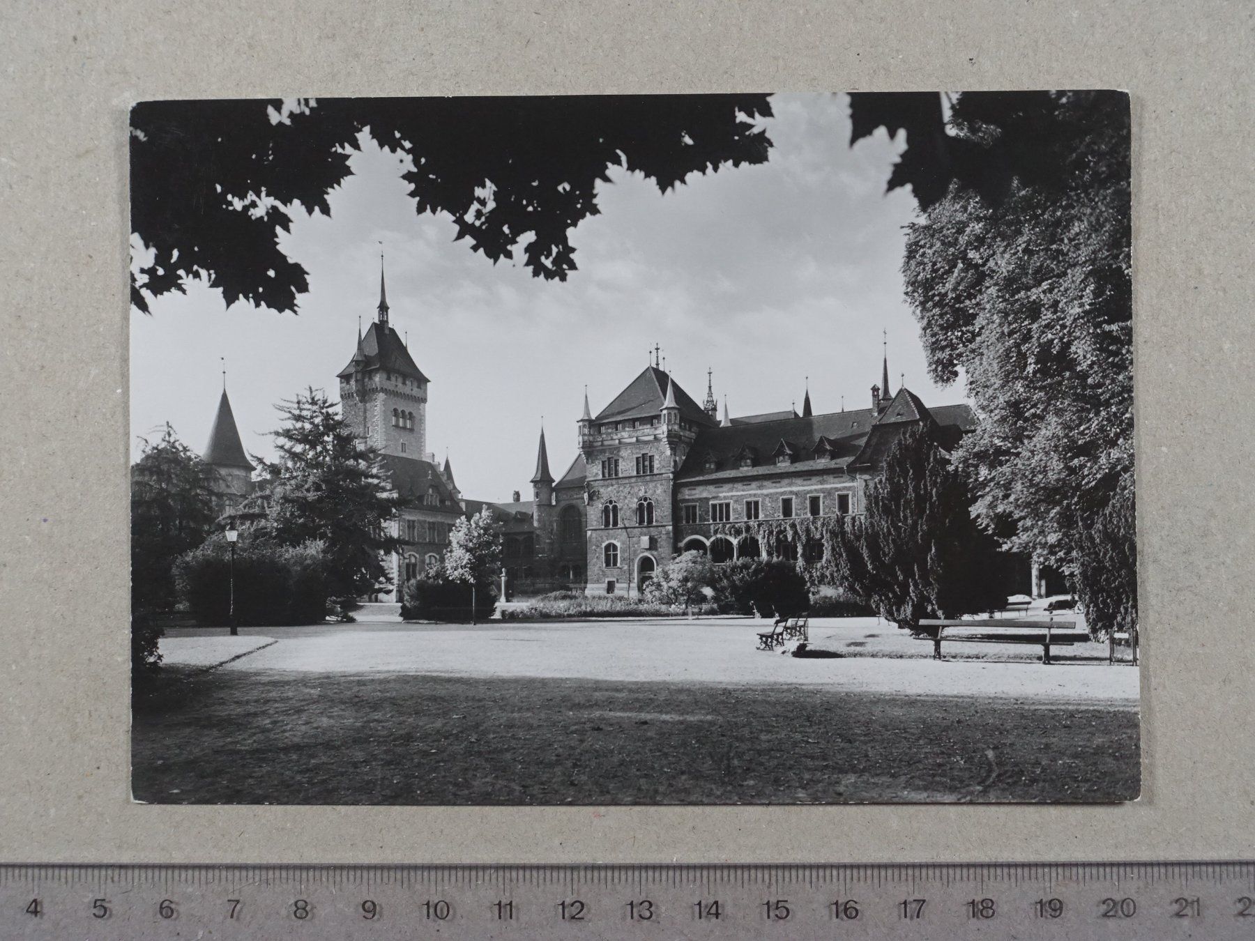 Cartoline postali: Zürich, Landesmuseum – Usato da Lenzburg venduto da fh1
