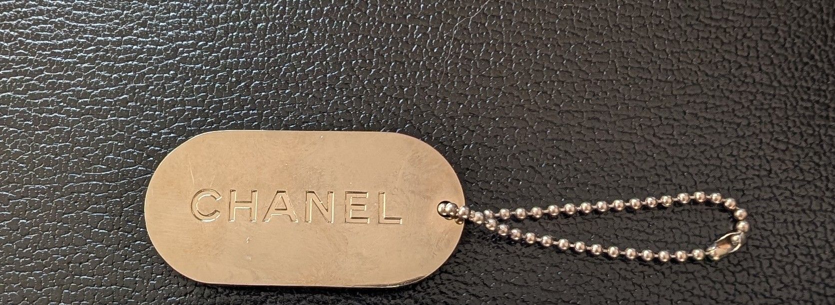 Chanel Schlüsselanhänger & - bänder: Chanel-Taschen-, Schlüssel- oder Kofferanhänger – Gebraucht aus Münsingen von Rehtre