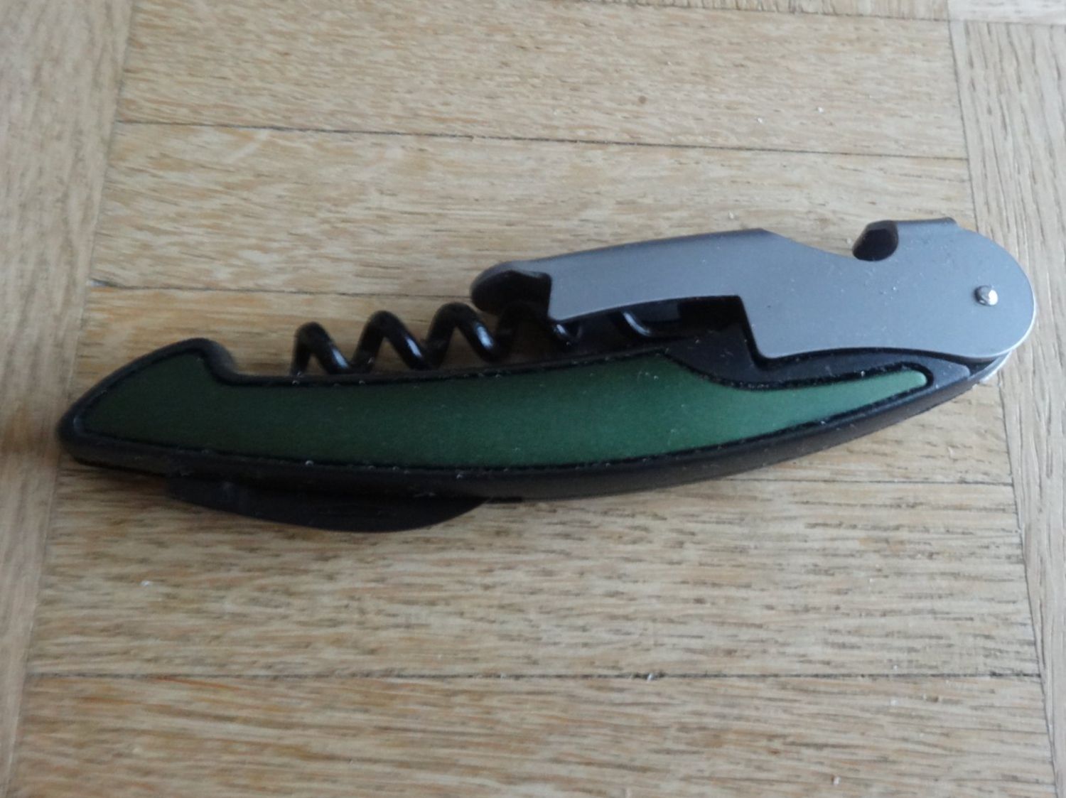 Taschenmesser: Couteau vert  12 CM environ fermé Décapsuleur Tire-bouchons – Gebraucht aus Romanel-sur-Lausanne von Swift13 4