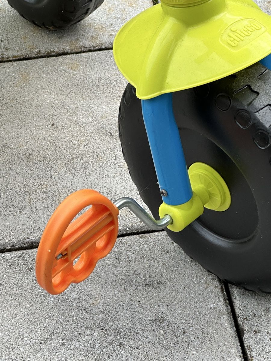 Chicco Véhicules pour enfants: Süsses Chicco Dreirad mit Schubstange – D'occasion à Esslingen par mar_78x2 3