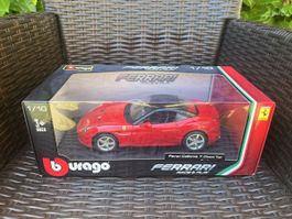 Modèle Burago Ferrari California T 1/18 NEUF