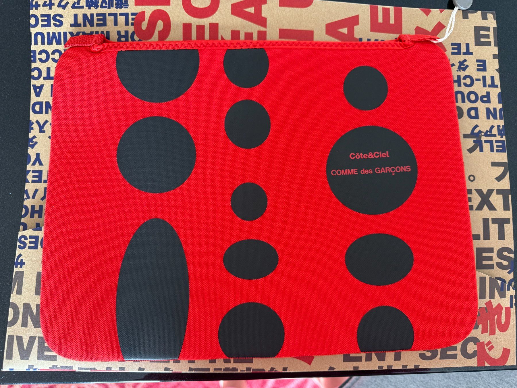 Coques & Sacs: New Comme des Garçons Macbook Air 11'' and 13'' case – Neuf avec emballage d'origine à St-Sulpice VD par juhdu 1