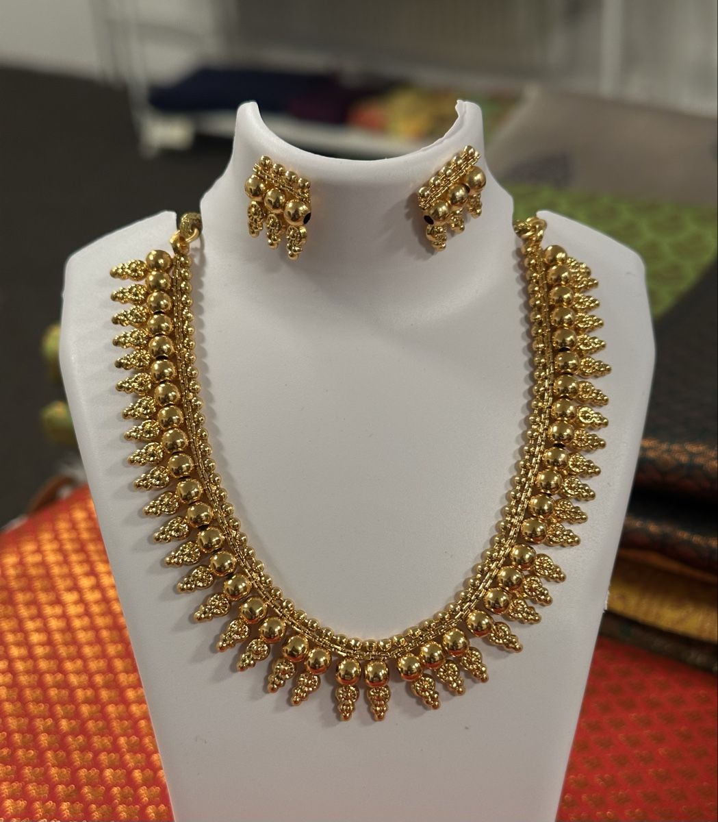 Sonstiger Schmuck: Elegantes Schmuckset, goldfarben – Neu und originalverpackt aus Burgdorf von LittleNora