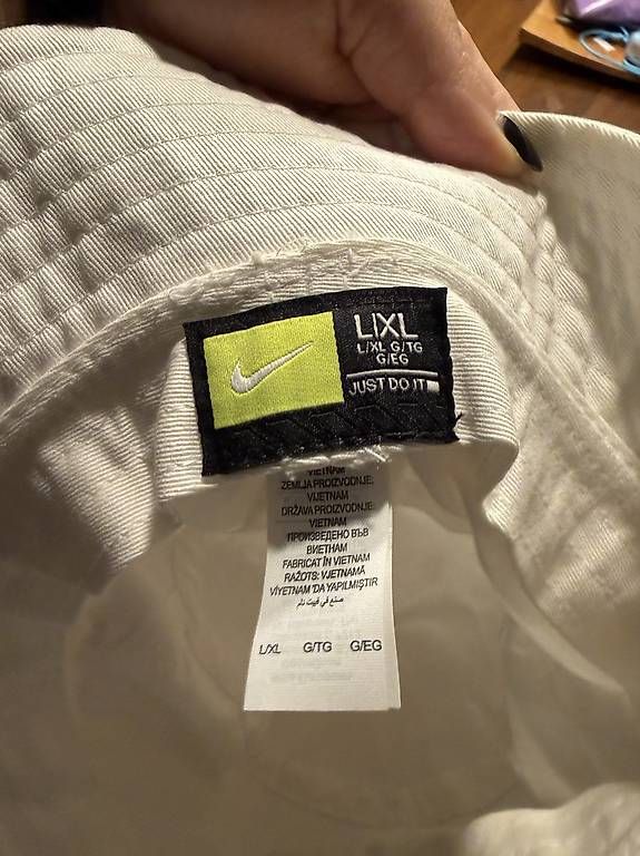 Copricapi, berretti & cappellini: Nike Bucket Hat – Nuovo e nell'imballaggio originale da Regensdorf venduto da ant_js8x 2