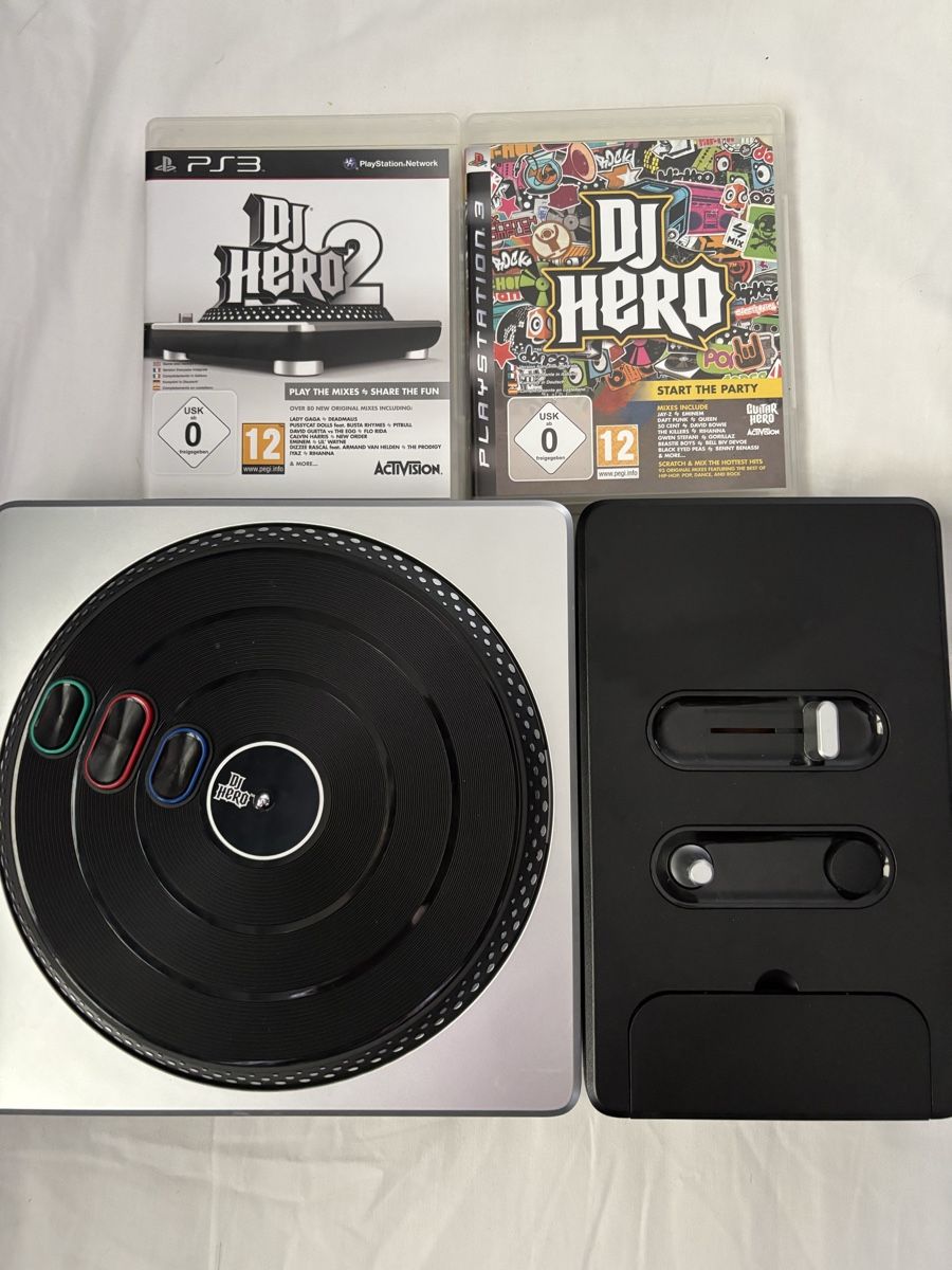 Giochi: DJ Hero 1 et 2 avec platine  – Usato da Les Avanchets venduto da fpp_wzv2