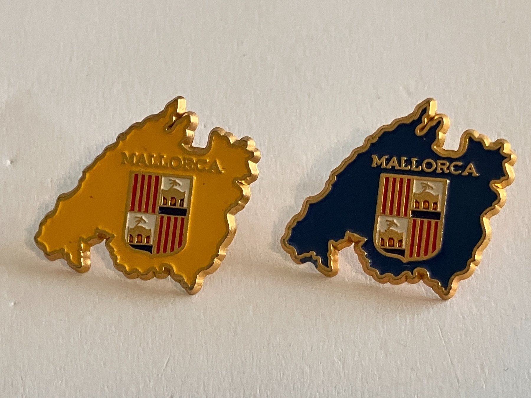 Plaketten & Abzeichen: 2 Pin Mallorca – Gebraucht aus Basel von djwwpp