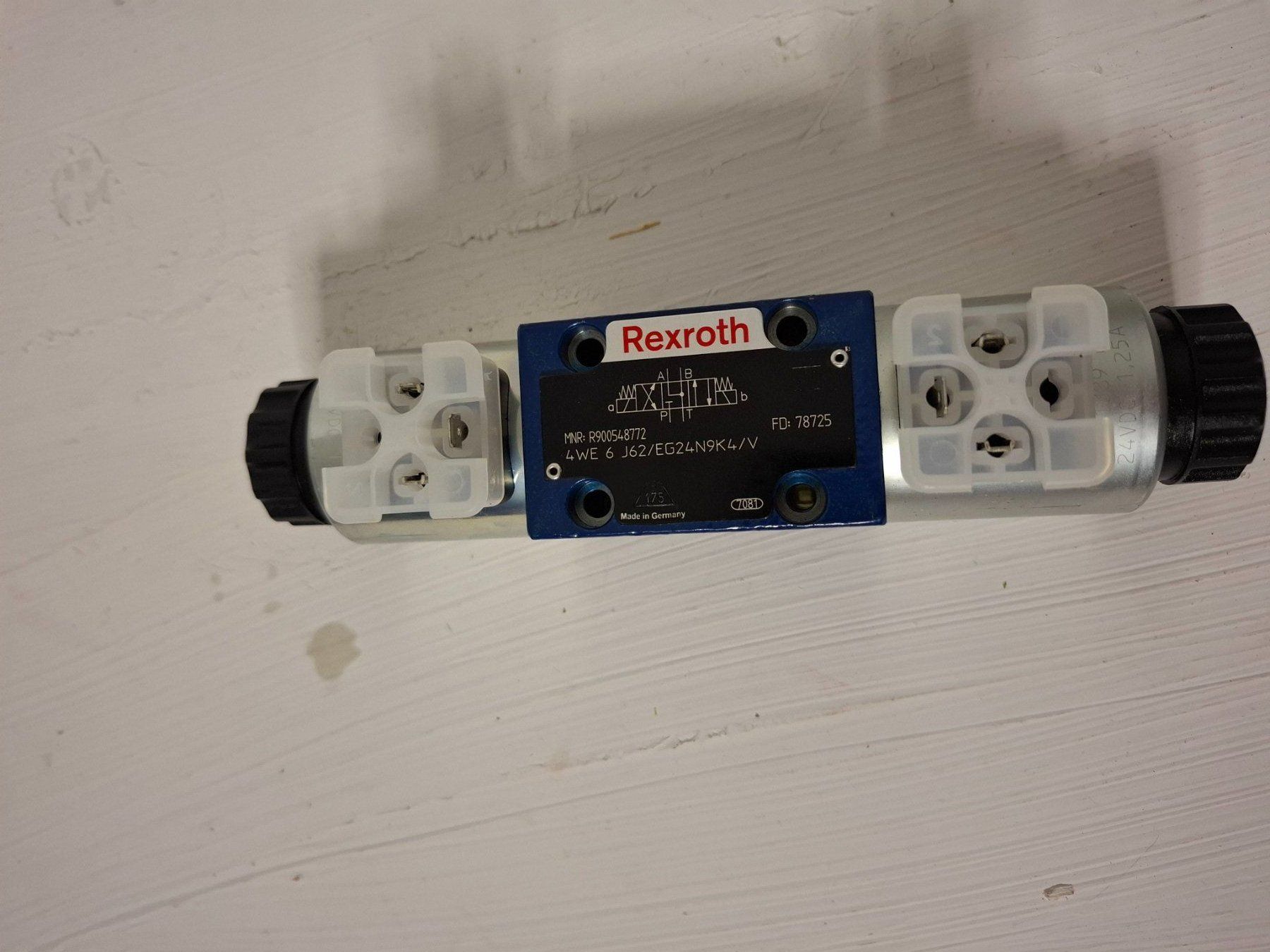 Altro per industria metallurgica: Rexroth 4WE 6 J62 Wegeventil 24V NG6 – Nuovo (secondo la descrizione) da Dättlikon venduto da _Janis_1