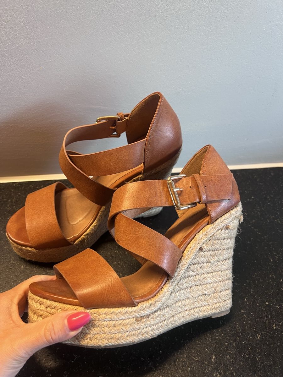 Damenschuhe: High Heel Keil-Sandalen Gr 36 – Gebraucht aus Balgach von Ni.Steiger