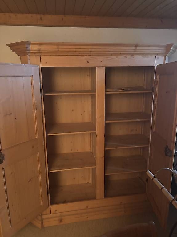 Schränke: Bauernschrank – Gebraucht aus Jona von Heubuch1 2