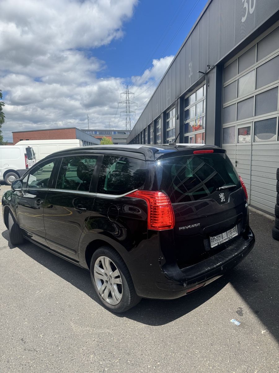 Peugeot Automobili: Peugeot 5008 – Usato da Lonay venduto da PancheChakalov 3