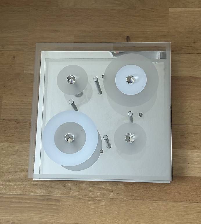 Lampen: Wandleuchte mit Farbwechsel – Gebraucht aus Greifensee von _argjira_