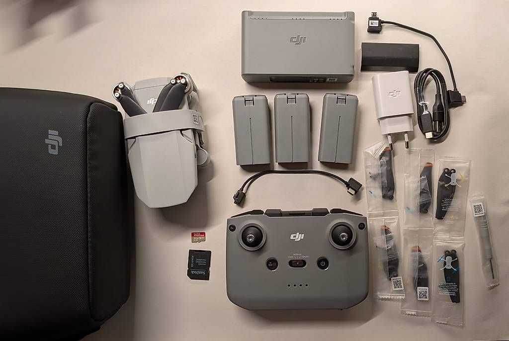 DJI Videocamere: Camera Drone - DJI Mini 2 Fly Combo like new – Nuovo (secondo la descrizione) da Lausanne venduto da chgeorg
