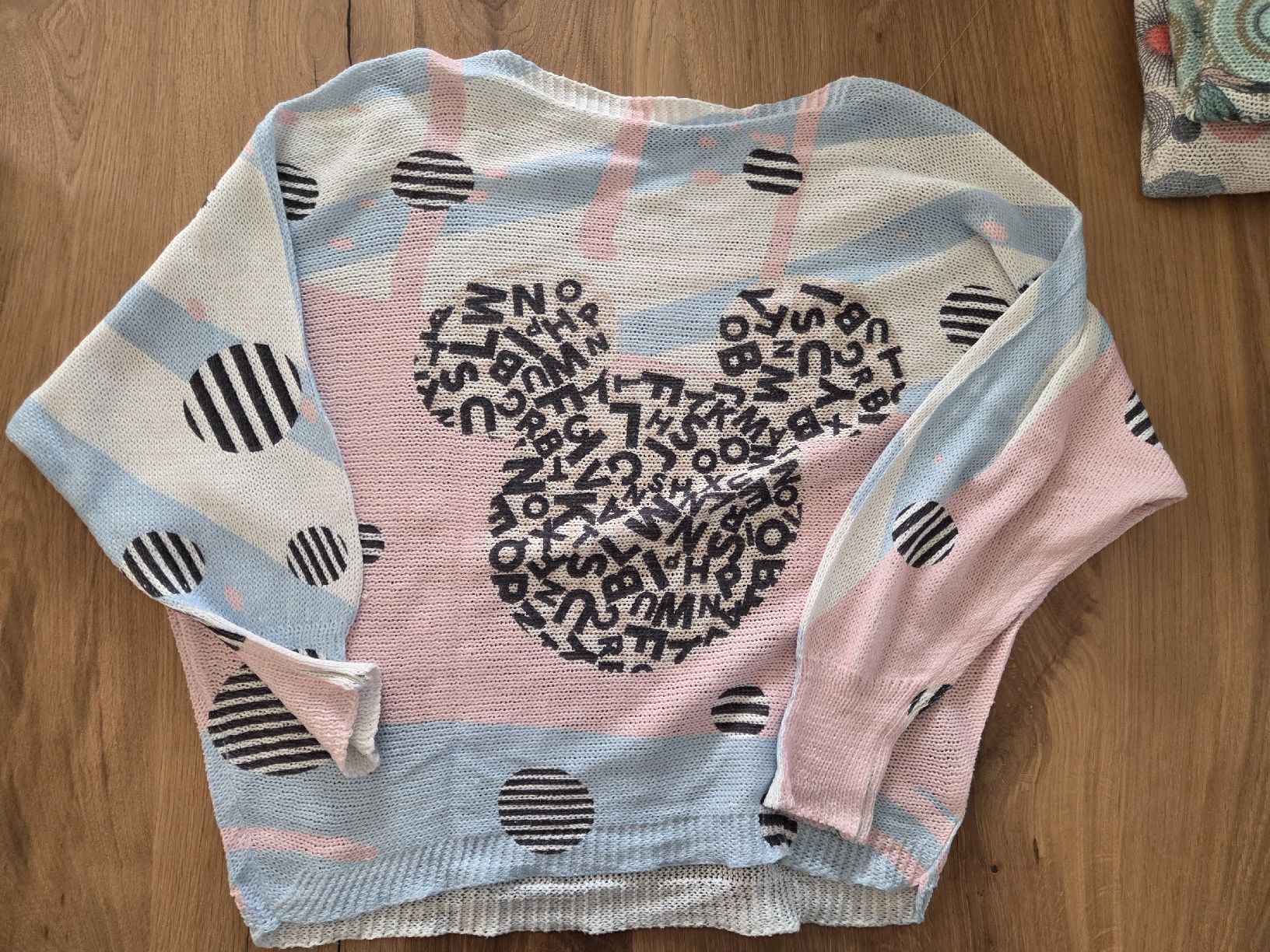 Maglioni & Felpe: Damen Pullover Mickey Mouse Motiv  – Usato da Boniswil venduto da Motze0
