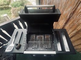 Barbecue à roulettes au gaz