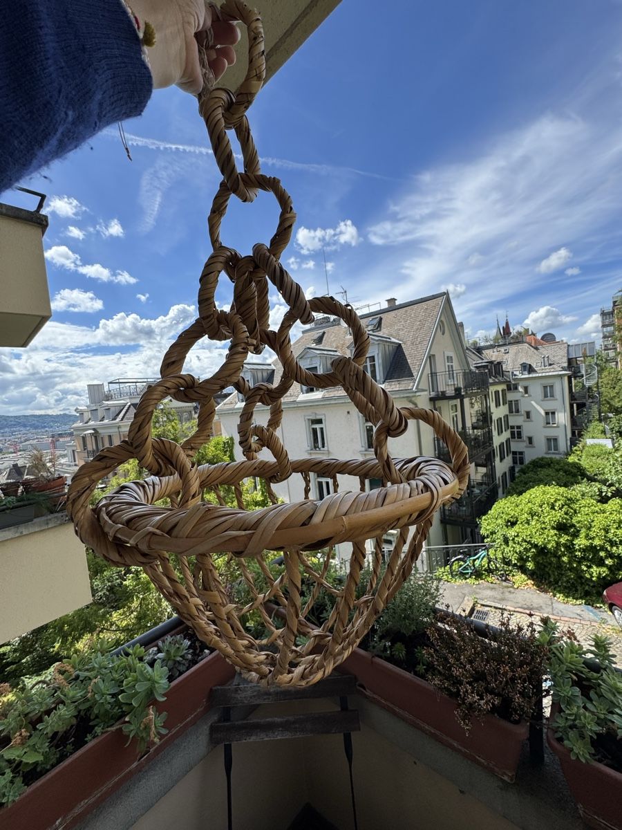 Altro in Antiquarato & Arte: Handwoven Hanging Basket Holder - Unique Summer Decor – Usato da Zürich venduto da olalinda 1