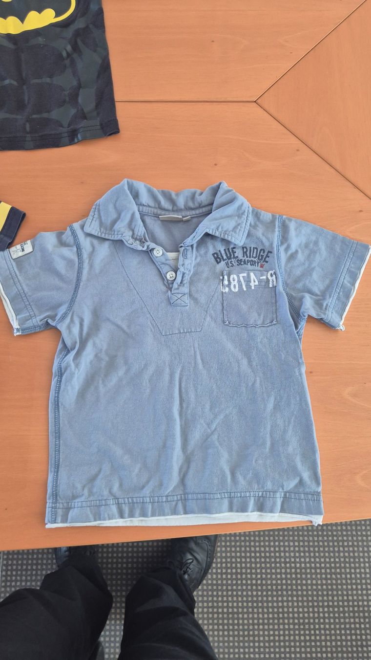 Hemden, T-Shirts & Polos: Lot de 7 T-shirts stylés, taille 98 – Gebraucht aus Goumoens-la-Ville von cfaIII 5