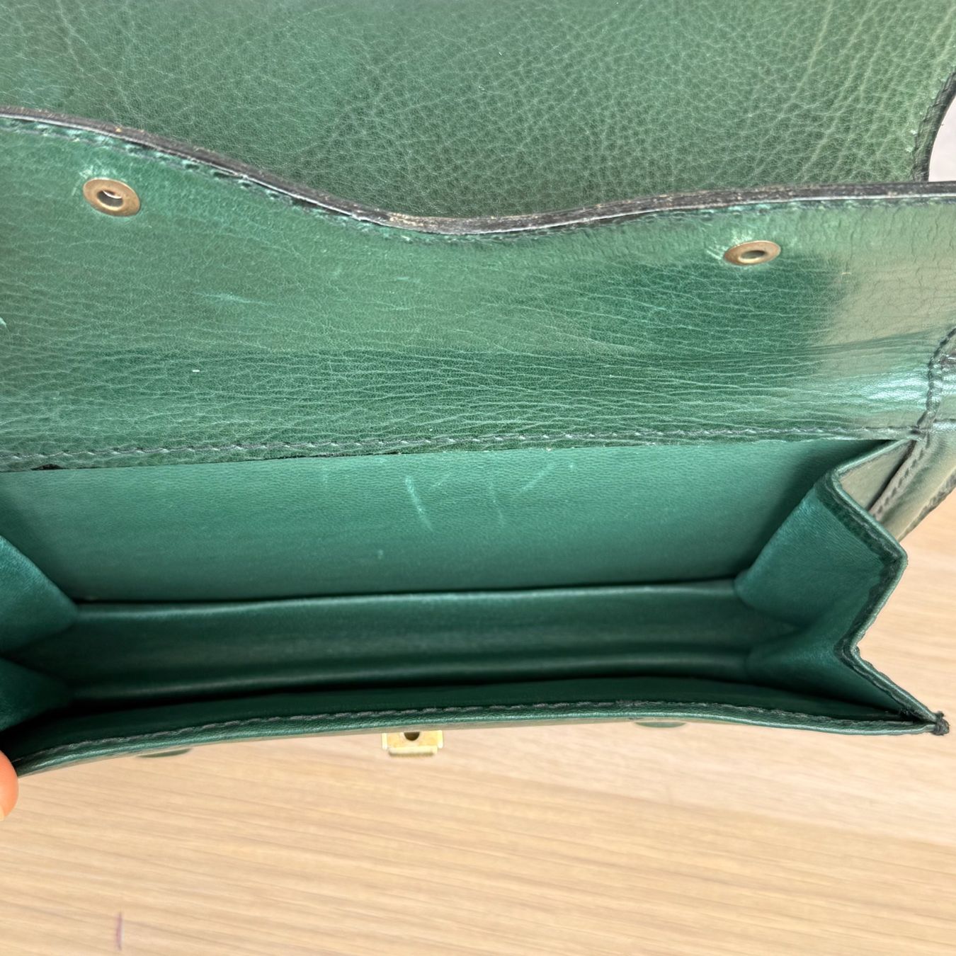 Borse da donna: Sac à main vintage vert fermeture dorée – Usato da Thônex venduto da Suisse.Shopping 8