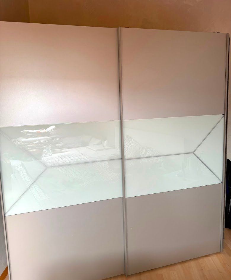 Ikea Armadi: alter IKEA Schrank mit Schiebetüren – Usato da Affoltern am Albis venduto da Avzusfly