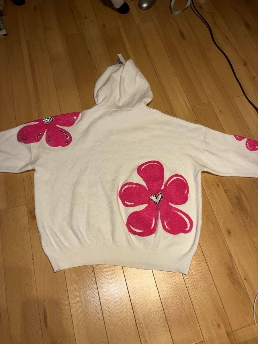 Pullover & Sweatshirts: Kapuzenpullover weiss Grösse L mit Blumenapplikation – Gebraucht aus Dübendorf von ana_wp8y 5