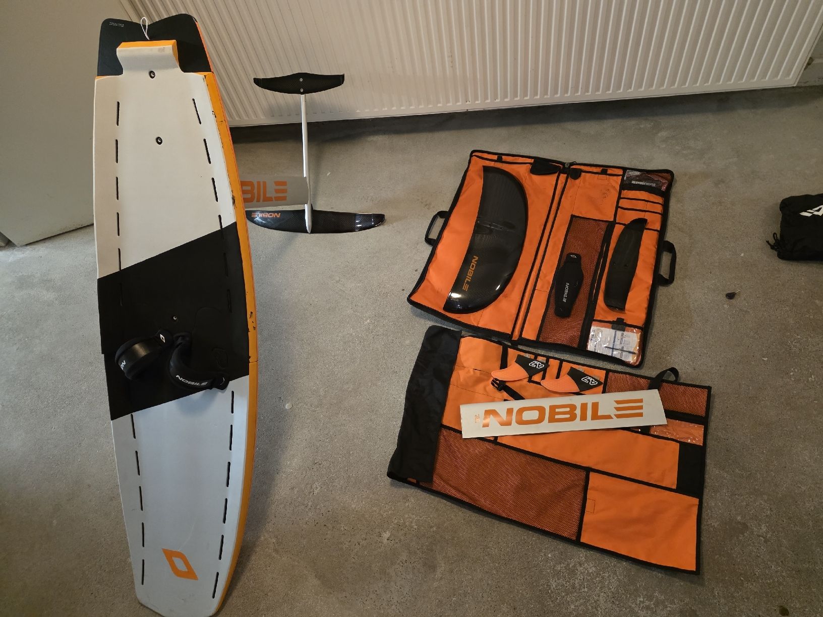Aquilone: Nobile split kitefoil  waveBoard mit zenFoil surf/carbonrace – Usato da Unterterzen venduto da Twandy4 9