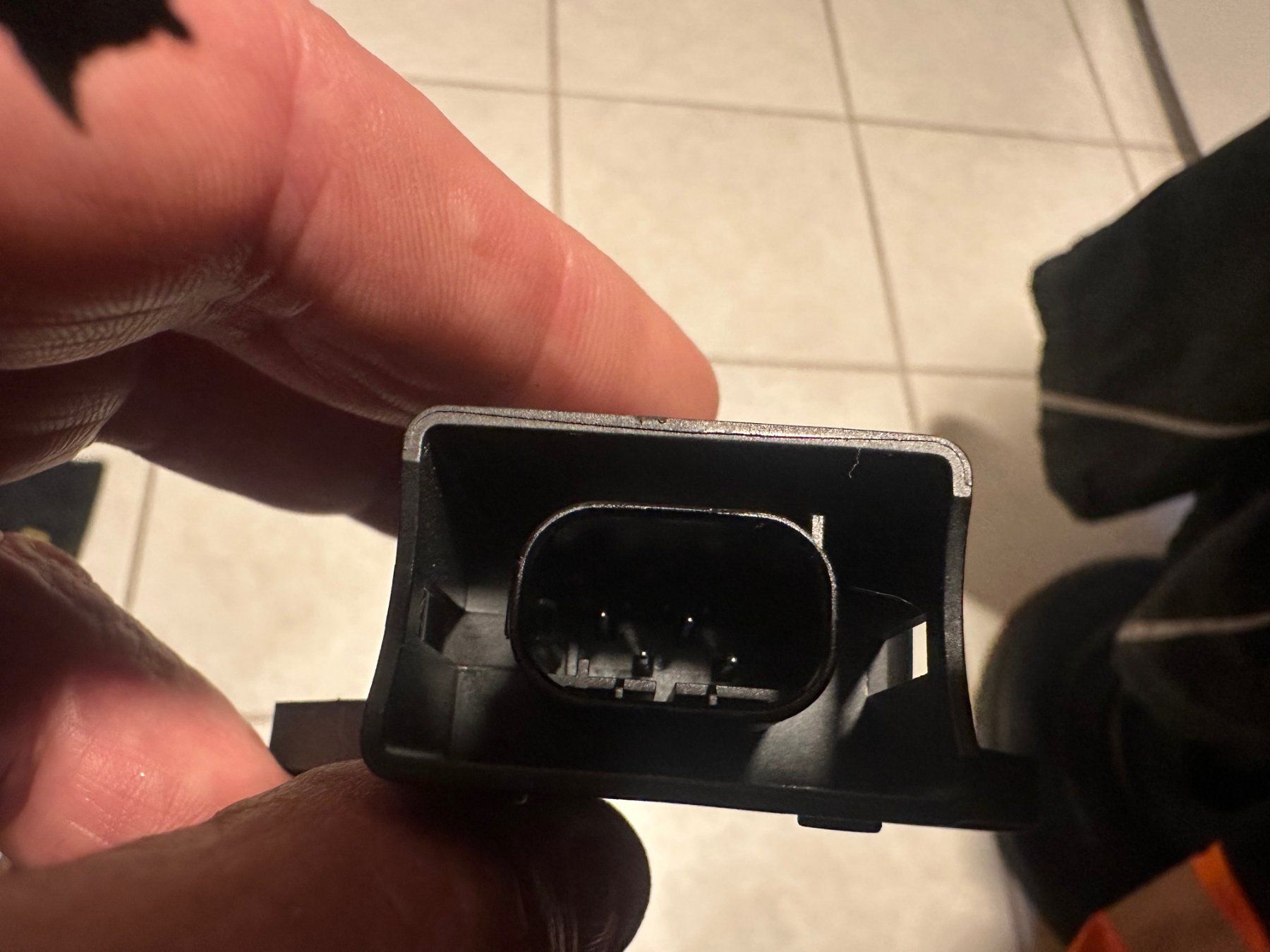 Bosch Tutti pezzi di ricambio auto: Drehzahlsensor, Querbeschleunigungssensor – Usato da Kerns venduto da Muli600 1