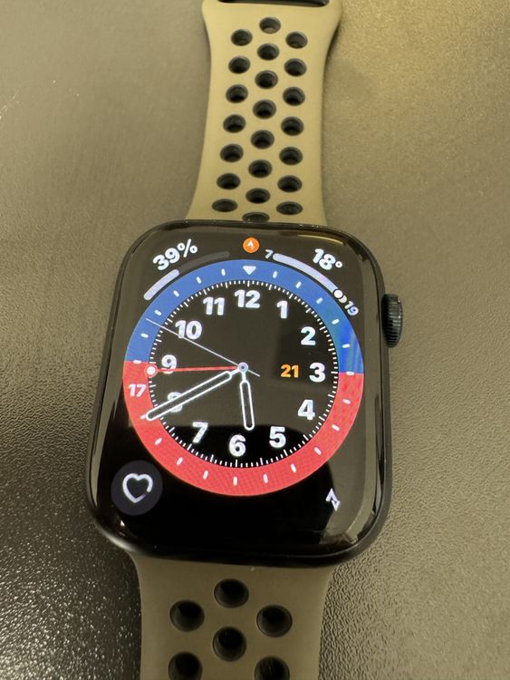 Apple Watch Series 9 Boîtier 45 MM en Aluminium - Bracelet Sport