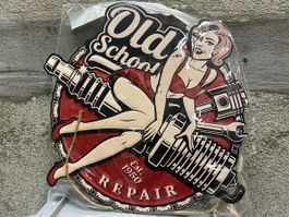 Old school repair Zündkerze spark plugs pin up