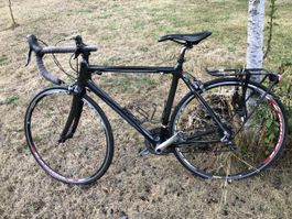Vélo de course carbone Shimano Tiagra 105 état correct