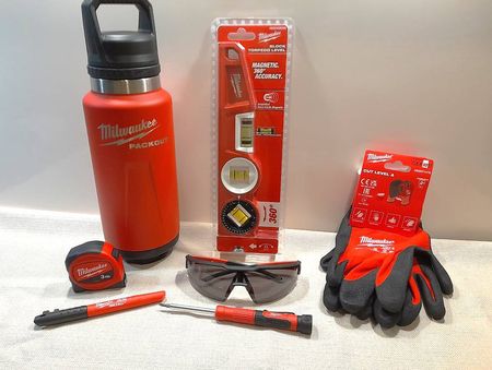 Für MILWAUKEE-Fans (Promo-Set + Wasserwaage + Handschuhe)