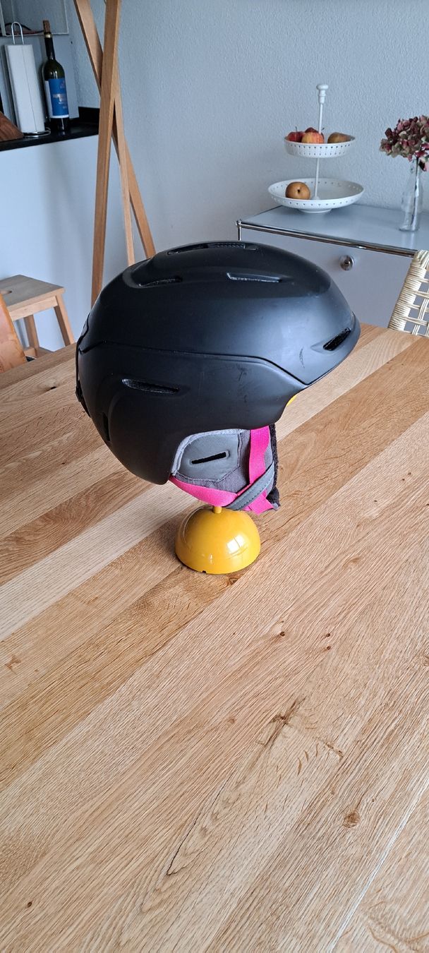 Giro Helme: Ski-/Snowboardhelm Giro Avera Mips Gr. S – Gebraucht aus Wallisellen von DoLiDa
