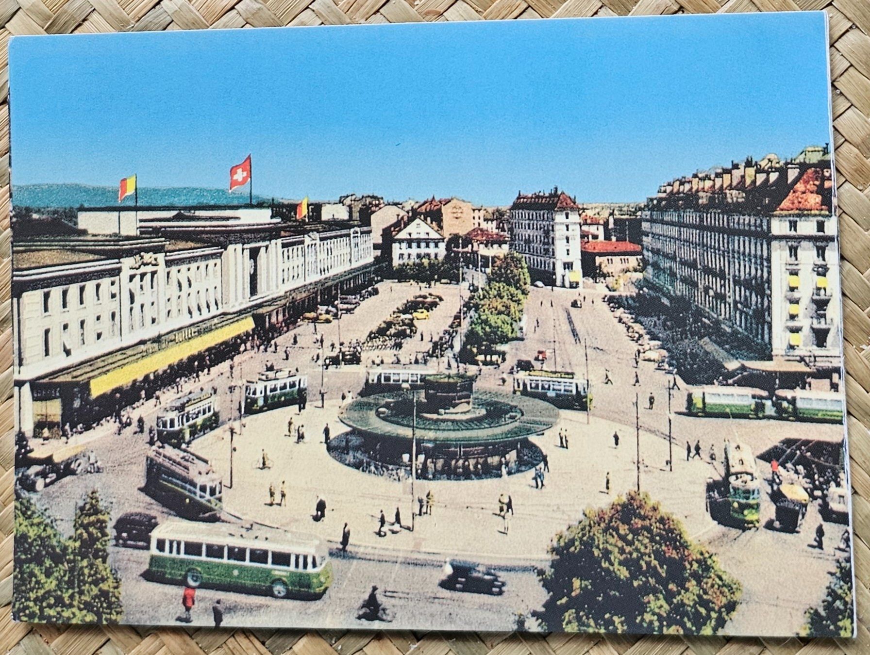 Cartoline postali: SUISSE Gare Cornavin GENEVE – Nuovo (secondo la descrizione) da Les Valettes venduto da Nuba1